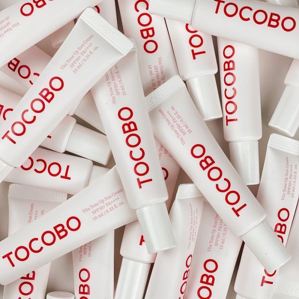 Солнцезащитный тонирующий крем Tocobo Vita Tone Up Sun Cream SPF50+ PA++++ 10 мл 9182 фото